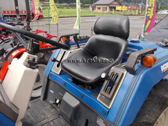Κάθισμα & λεβιέδες του ISEKI TU 160F