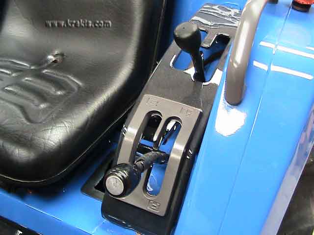 Λεβιέδες ταχυτήτων του ISEKI TU 225F