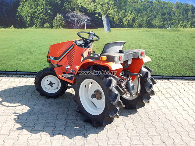 Τρακτέρ KUBOTA B52DT