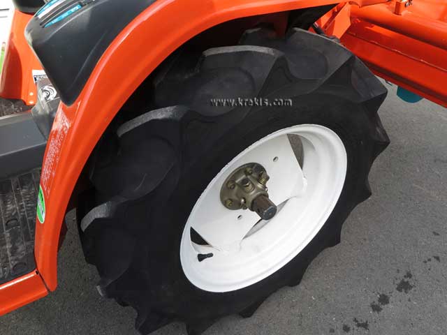 Οπίσθιος τροχός του KUBOTA GB 170DT