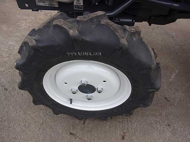 Εμπρόσθιος τροχός του KUBOTA GB 170DT