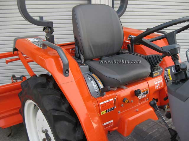 Κάθισμα & μοχλοί του Τρακτέρ KUBOTA GL 201