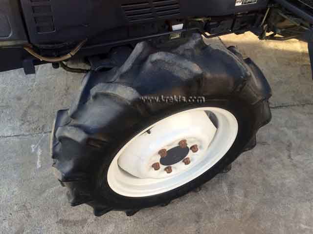 Εμπρόσθιος τροχός του KUBOTA GL 430DT