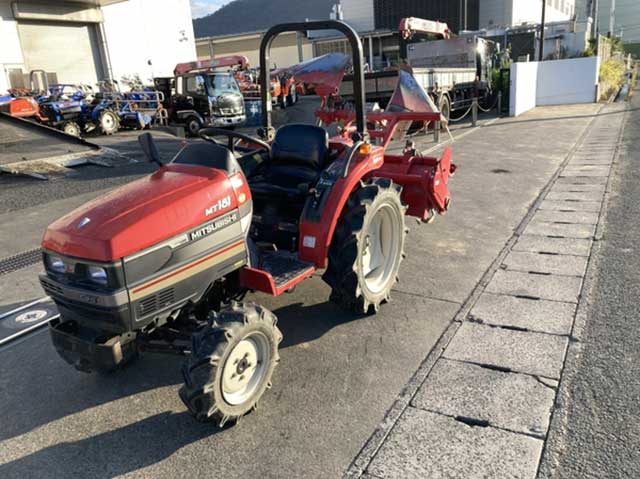 Τρακτέρ με φρέζα Mitsubishi MT 181