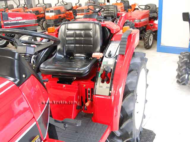 Λεβιέδες ταχυτήτων του Mitsubishi MT 185