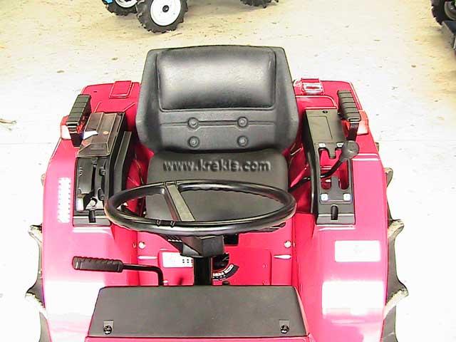 Θέση χειριστή, Μοχλοί του Mitsubishi MT18D