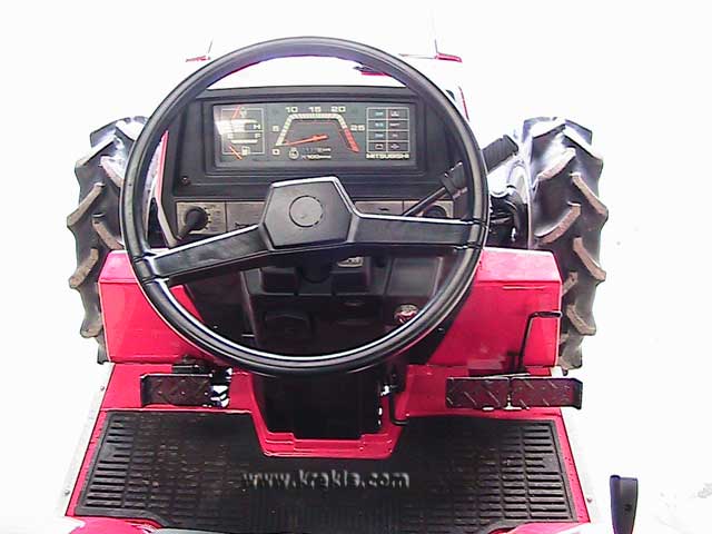 Τιμόνι πετάλια & καντράν του Mitsubishi MT18D