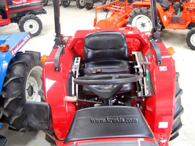 Κάθισμα & μοχλοί του Mitsubishi MTR300