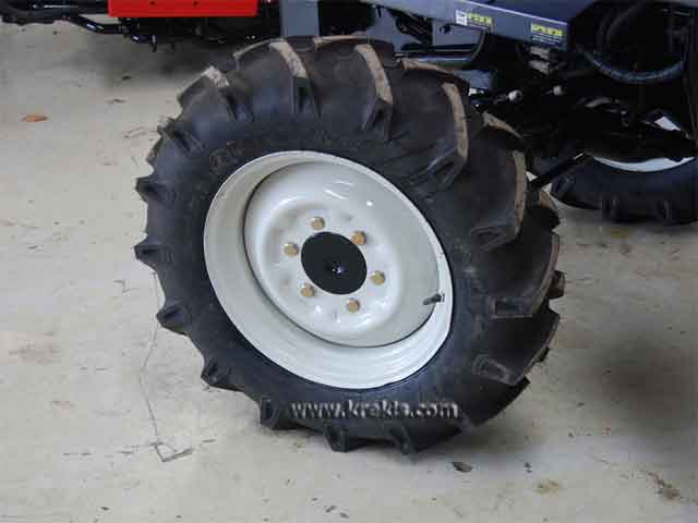 Εμπρόσθιος τροχός του Mitsubishi MTR300